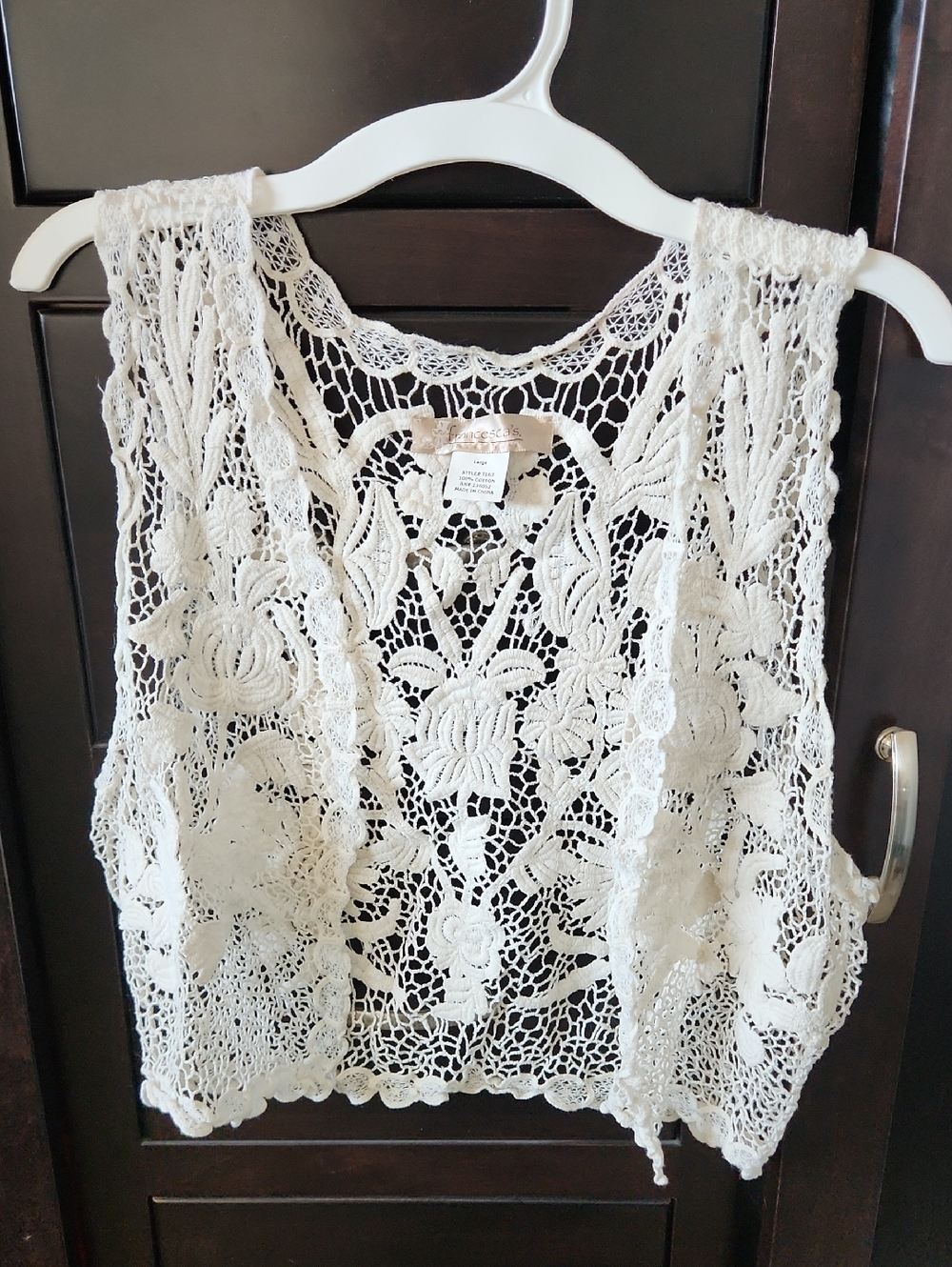 Francesca's Collections Cream Crochet Floral Lace Cropped Vest